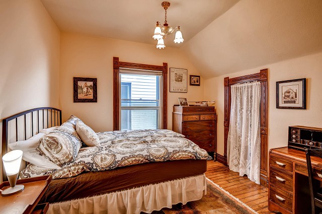 2932 Lafayette St Denver CO-large-021-2nd Floor Bedroom-1499x1000-72dpi
